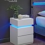 Noční stolek s LED osvětlením, 3 zásuvky, bílý